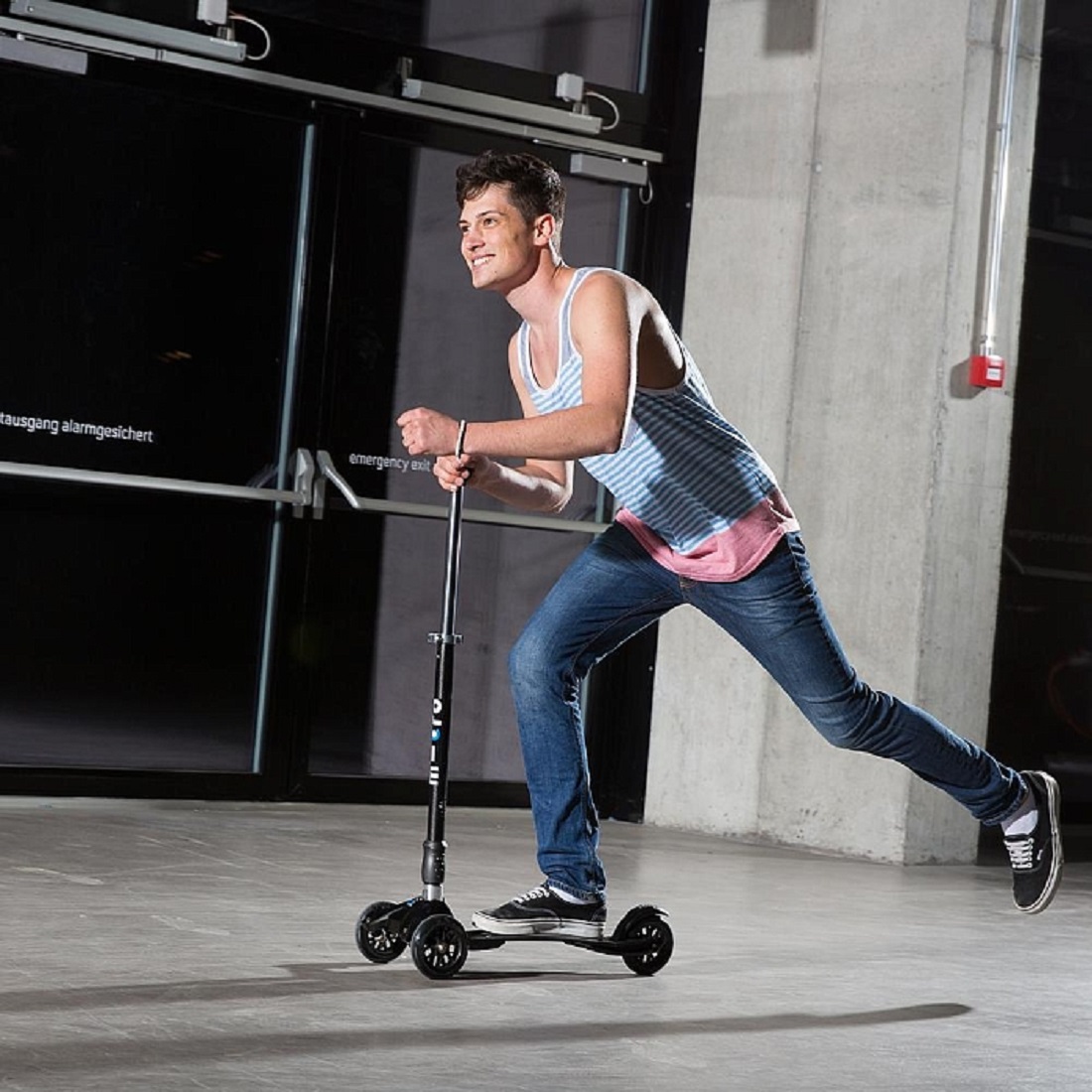 MICRO Кикборд Compact черный с ручкой 2 в 1 (PA) (KB0020-3)