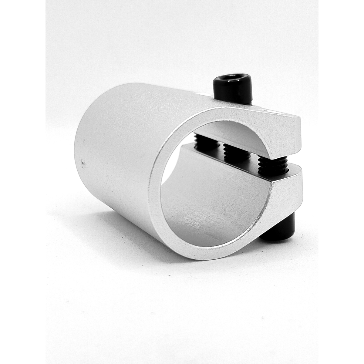 Хомут Fahrenheit 3 болта, IHC 31.8, серебристый (SC2205)