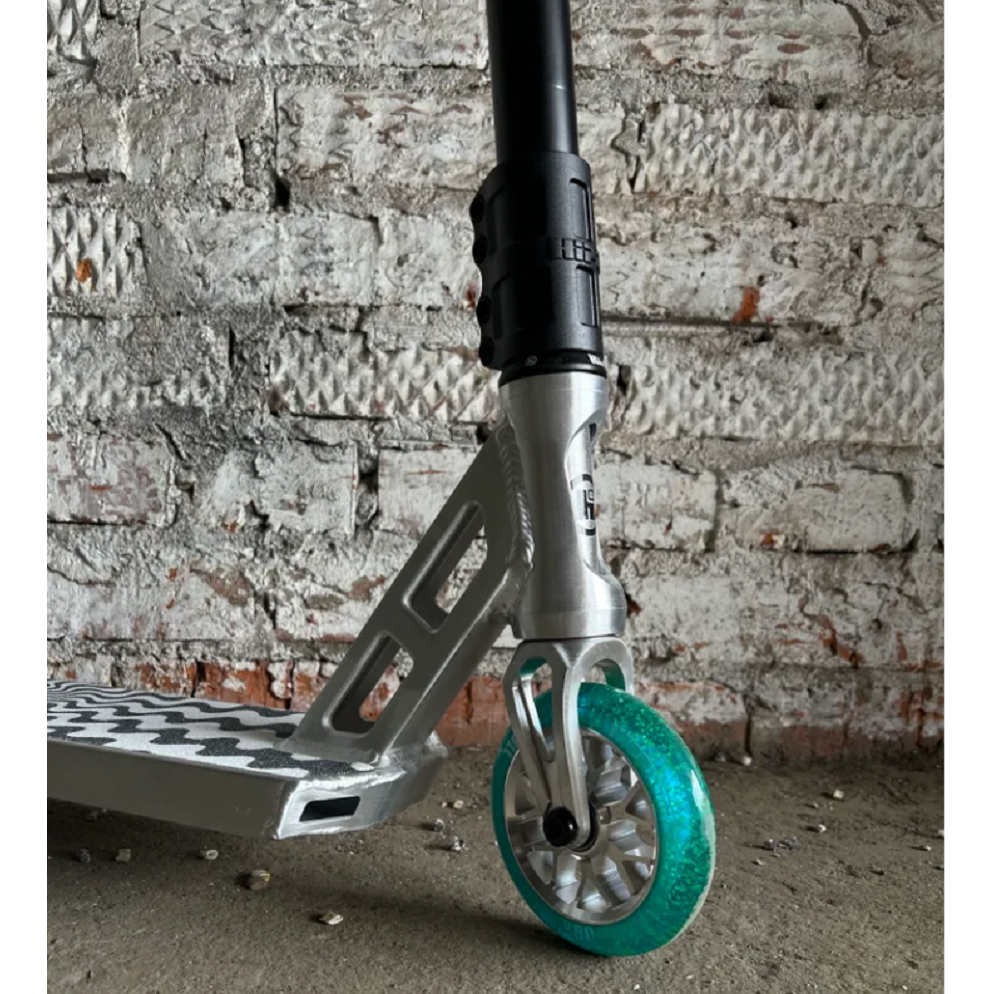 Самокат трюковой HIPE XL Neon Flakes серебро/ментоловый (820007)