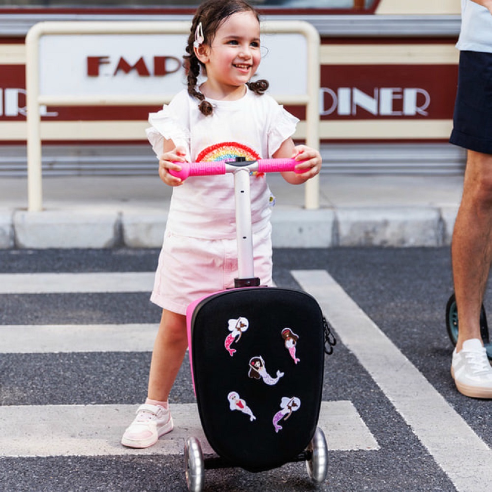 MICRO Чемокат Luggage Junior LED розовый с наклейками (ML0037)